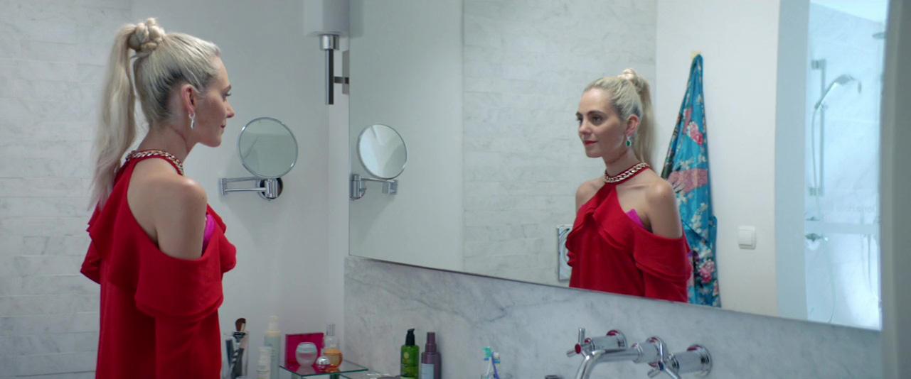 This Wins the 2018 award for most wasted opportunity to become a classic. " Such a shame"