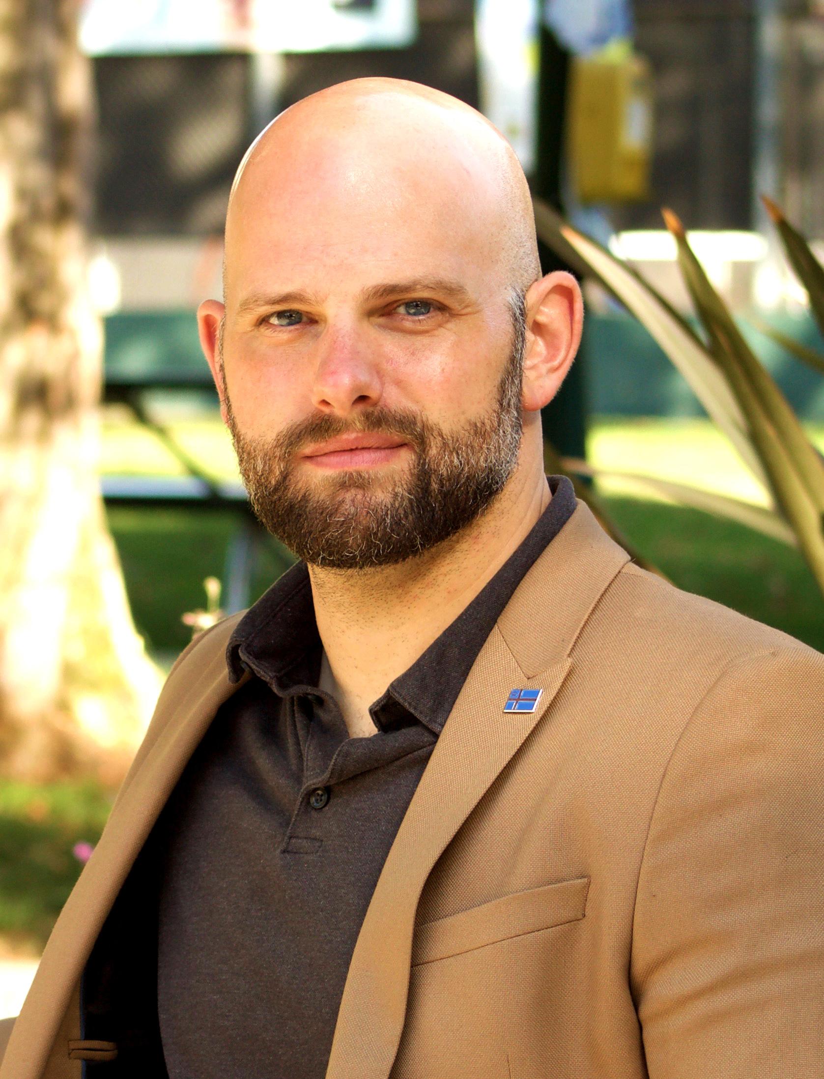 Travis McHenry
