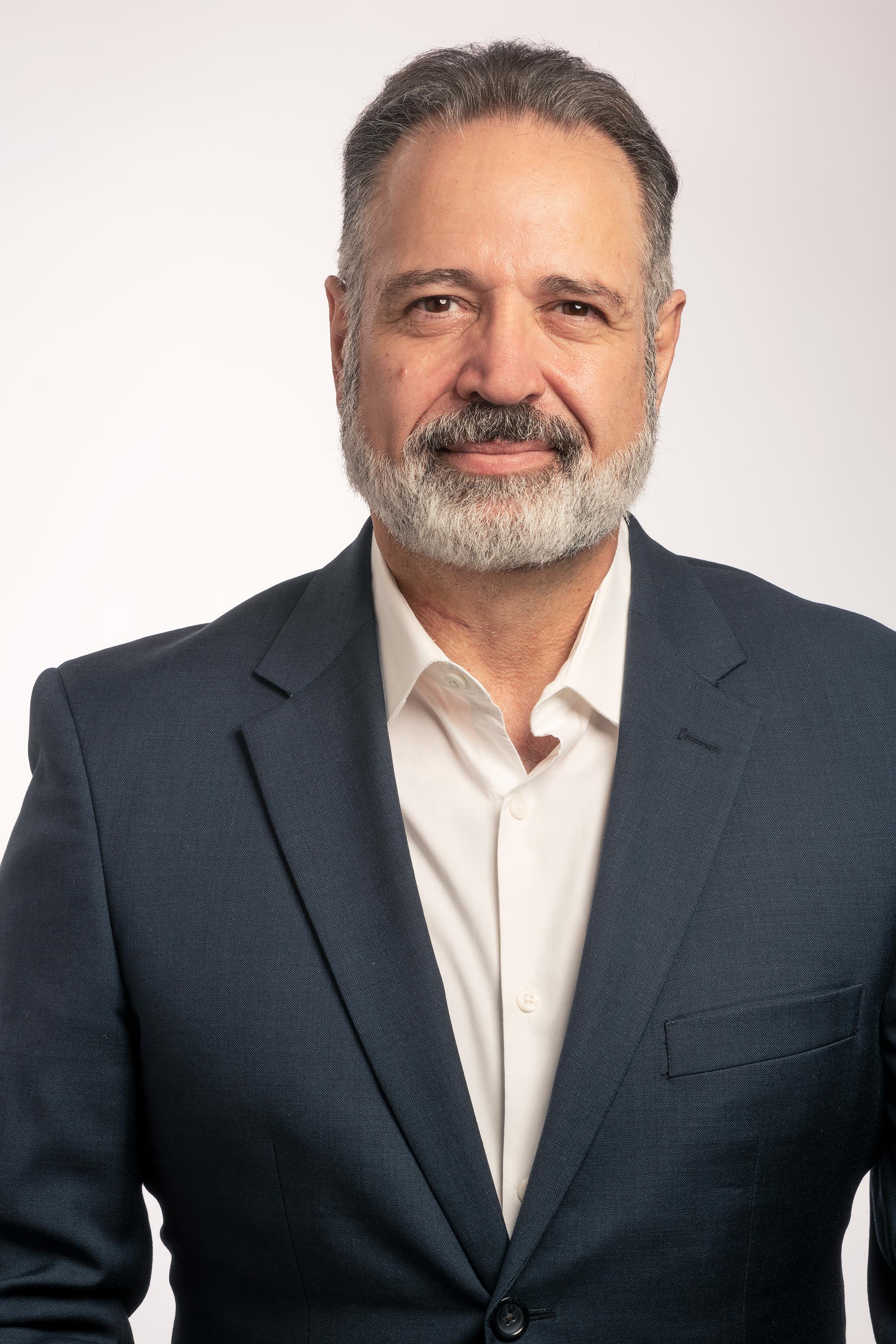Robert J Morgalo