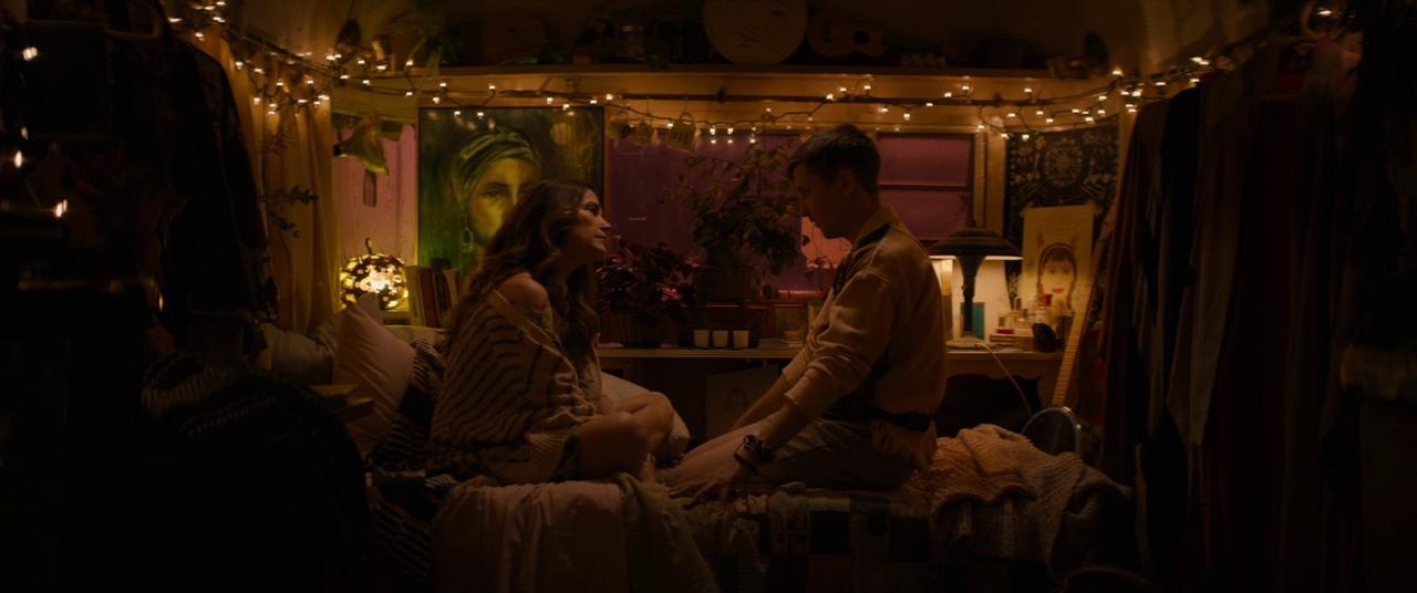 Ain't worth the time. Shud hav been a 45 min episode.