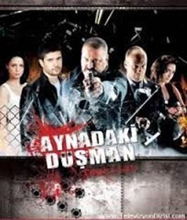 Aynadaki Düsman
