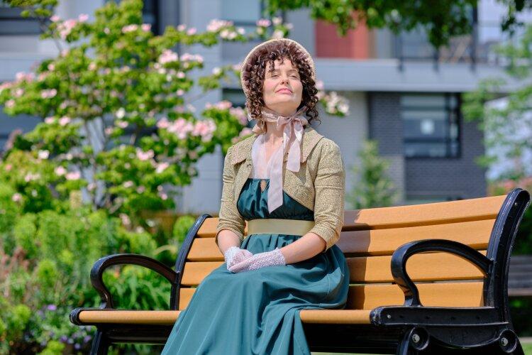 reasonably intriguing plot, bad casting for female lead