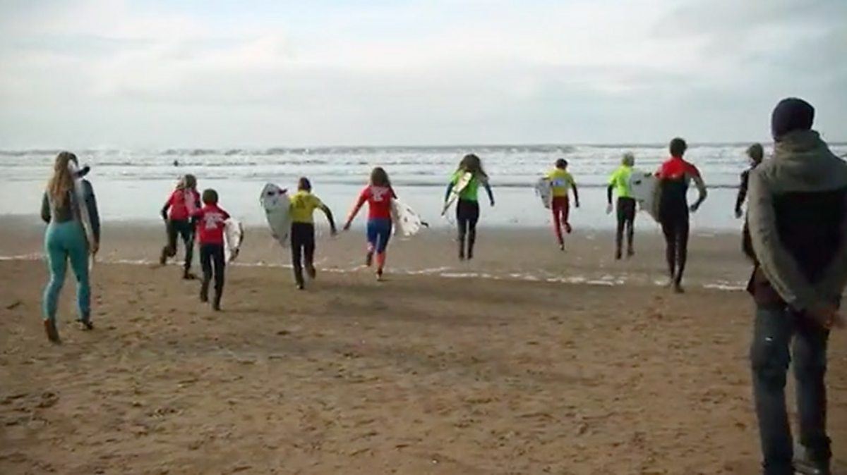 Waves: Transverse and longitudinal waves - AQA