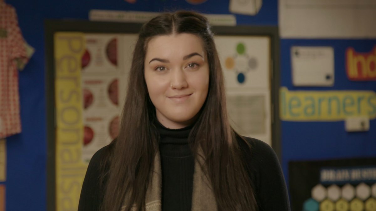 How to become a Maths teacher: Dina's story