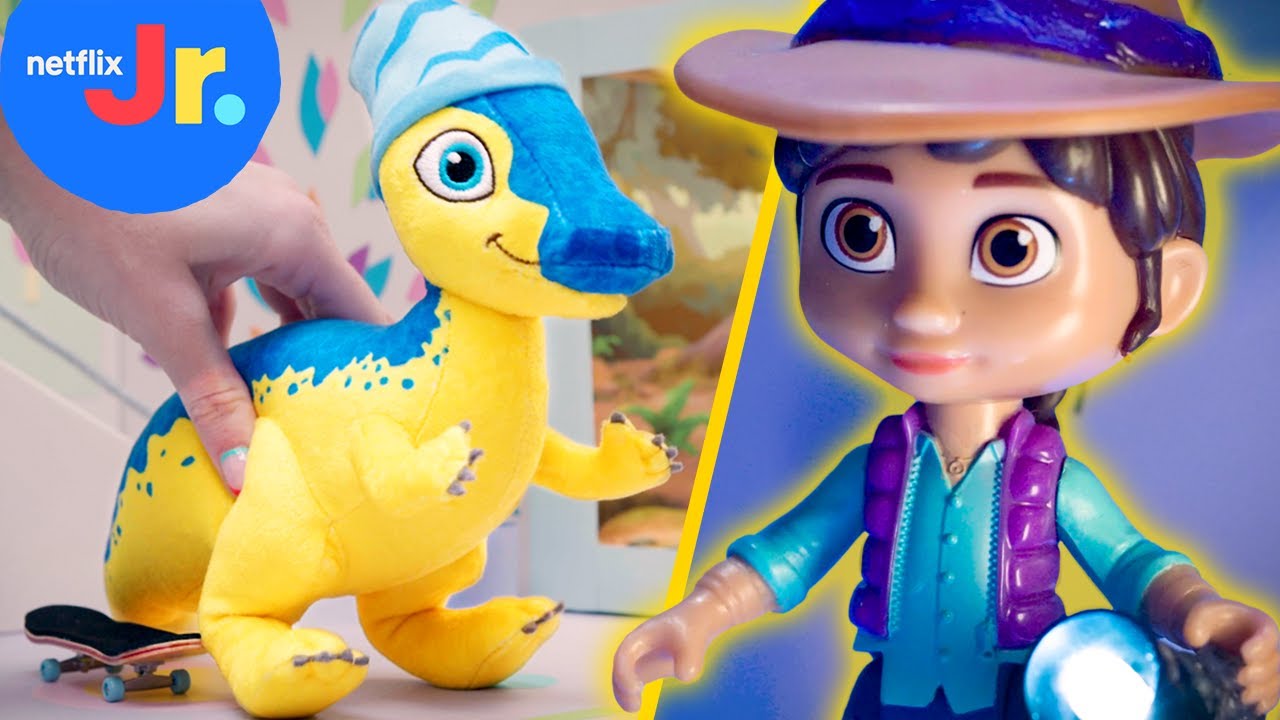 Ridley Jones Toy Play: Magical Museum Meetings 🔦 Ridley Jones | Netflix Jr