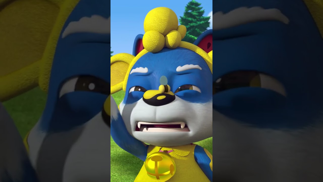 Baa Baa Buzz Buzz Black Sheep 🐑 🐝! #shorts #cocomelon