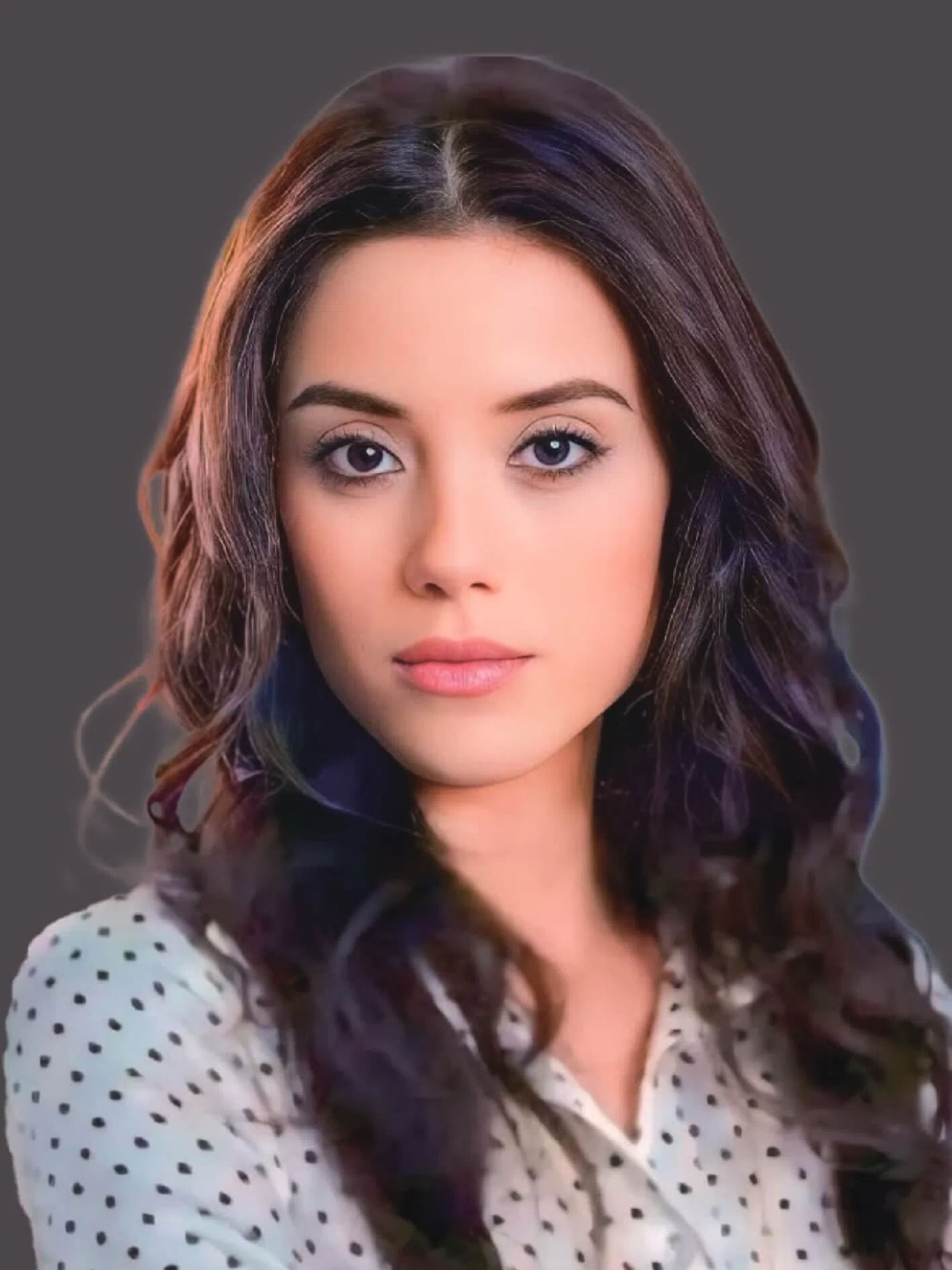 Cansu Dere