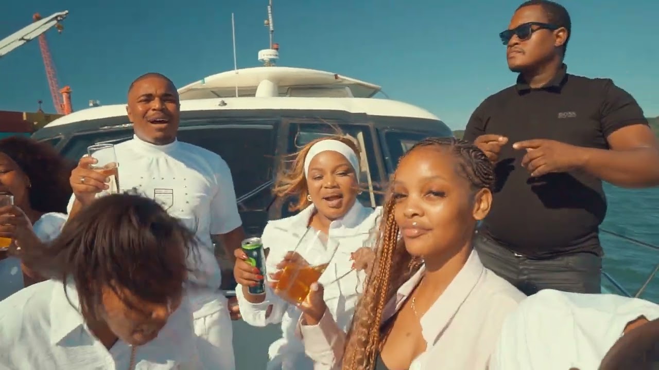 Mahostela 97 f.t Shenge wasehlalankosi-Ngikheth' utshwala (Official Music Video)