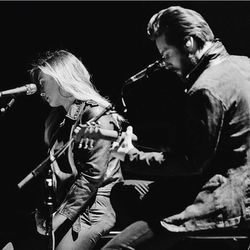 Ashley Johnson & Troy Baker - Wayfaring Stranger