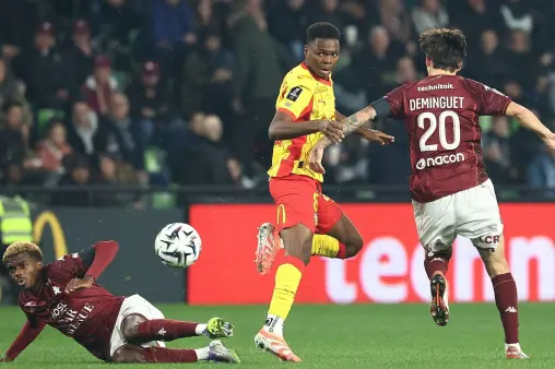 Metz VS Lens Replay