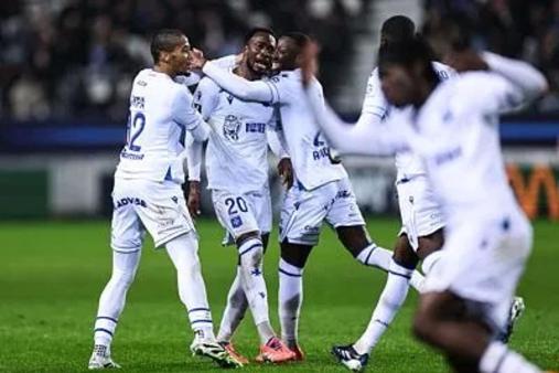Paris FC VS AJ Auxerre Highlight