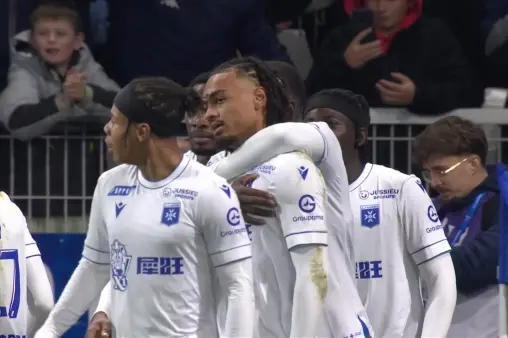 Auxerre VS Metz Highlight