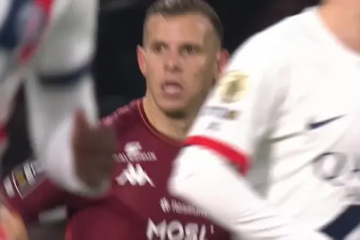 Metz VS Paris Saint-Germain Highlight