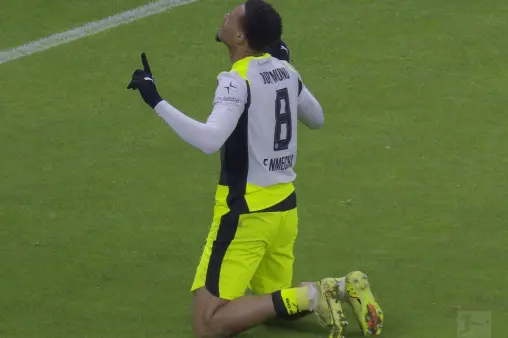 Frankfurt VS Dortmund Highlight