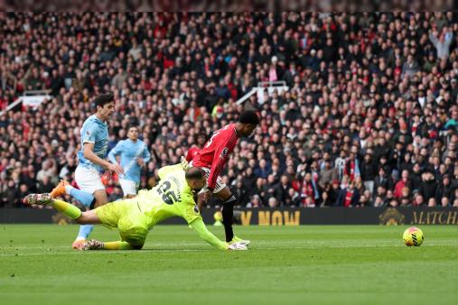 Manchester United VS Manchester City Highlight
