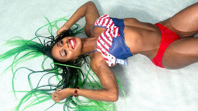 Behind the scenes of Naomi's WWE.com bikini shoot