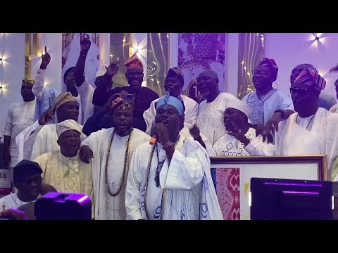 Watch as Ooni of Ife sings his secondary school anthem for his guest at 10th Coronation Ceremony