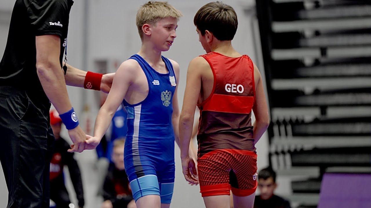 U15 Gega Katamadze (GEO) vs Jasin Amerkhanov (DEN) 38kg. Greco-roman boys youth wrestling.