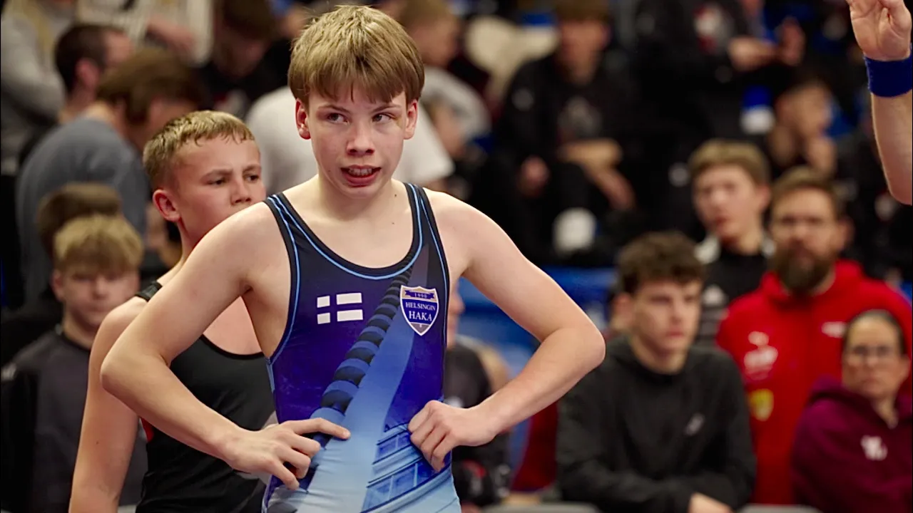 U15 Lionel Suppiger (SUI) vs Vilho Viitasalo (FIN) 48kg. Greco-roman boys youth wrestling. B-cam-man