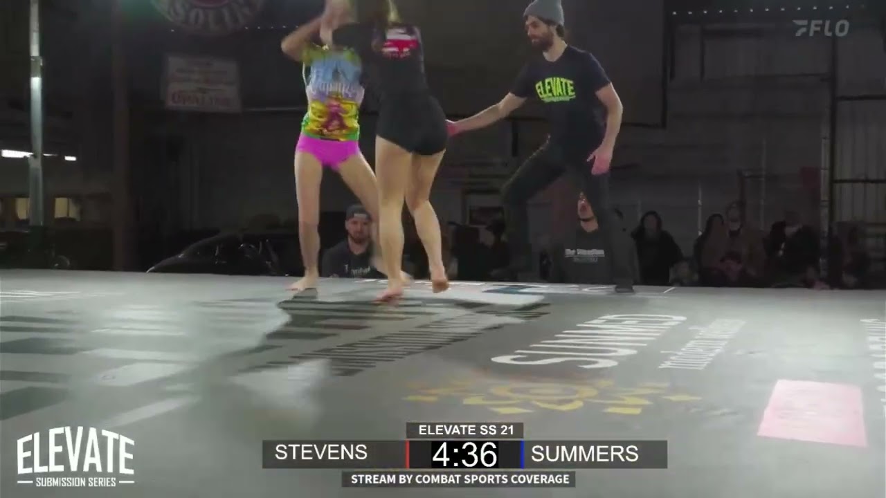 Great girl grapple fight nogi