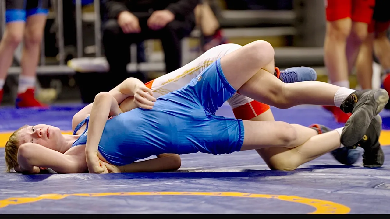 U13 Matei Fana (MDA) vs Mateusz Felski (POL) 32kg. Greco-roman boys youth wrestling. B-cam-man