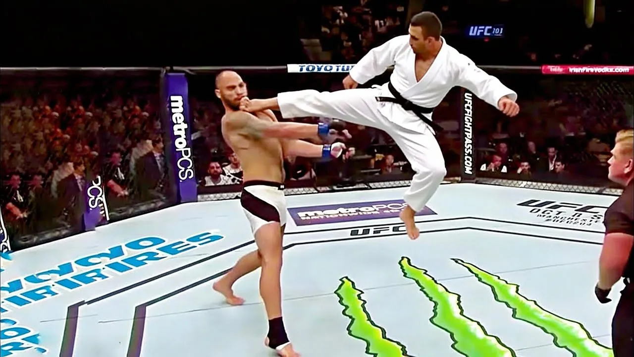 Taekwondo Headshot Knockouts | Incredible Taekwondo Kicks