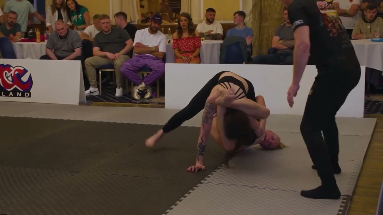 Julia Maslanka loses long grapple nogi match