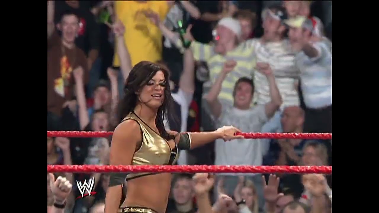 Raw: 10/15/2007 Jillian Hall vs Candice Michelle