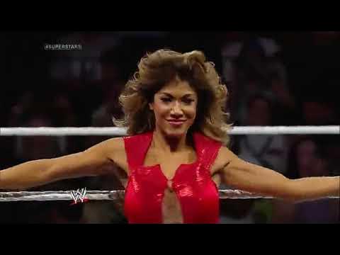 WWE Superstars: 7/17/2014 Rosa Mendes vs Naomi 