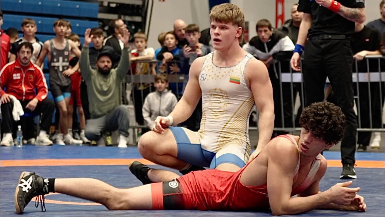 U17 Giorgi Kvartskhava (GEO) vs Benediktas Bubelevicius (LTU) 80kg. Greco-r boys wrestling. B-cam-m