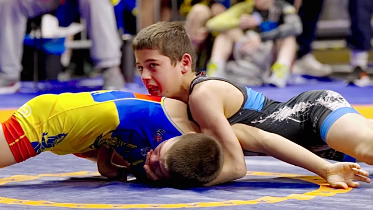 U13 Mykhail Kobzar (UKR) vs Saschid Omarov (GER) 35kg. Greco-roman boys wrestling. B-cam-man