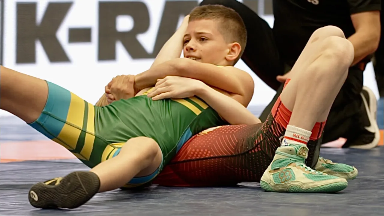 U13 Mark Poliakov (UKR) vs Elliot Bredler (SWE) 38kg. Greco-roman boys youth wrestling. B-cam-man
