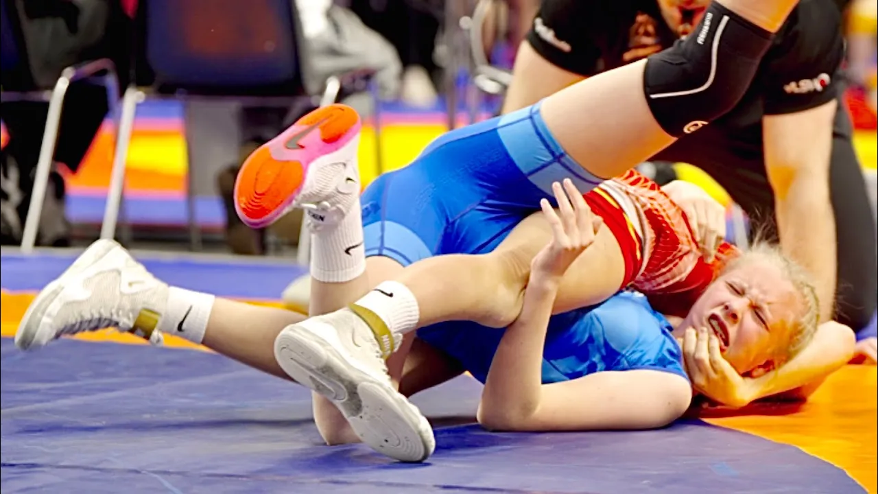 U15 Greta Rötten (GER) vs Iina Vuorinen (FIN) 42kg. Women girls youth wrestling tournament.