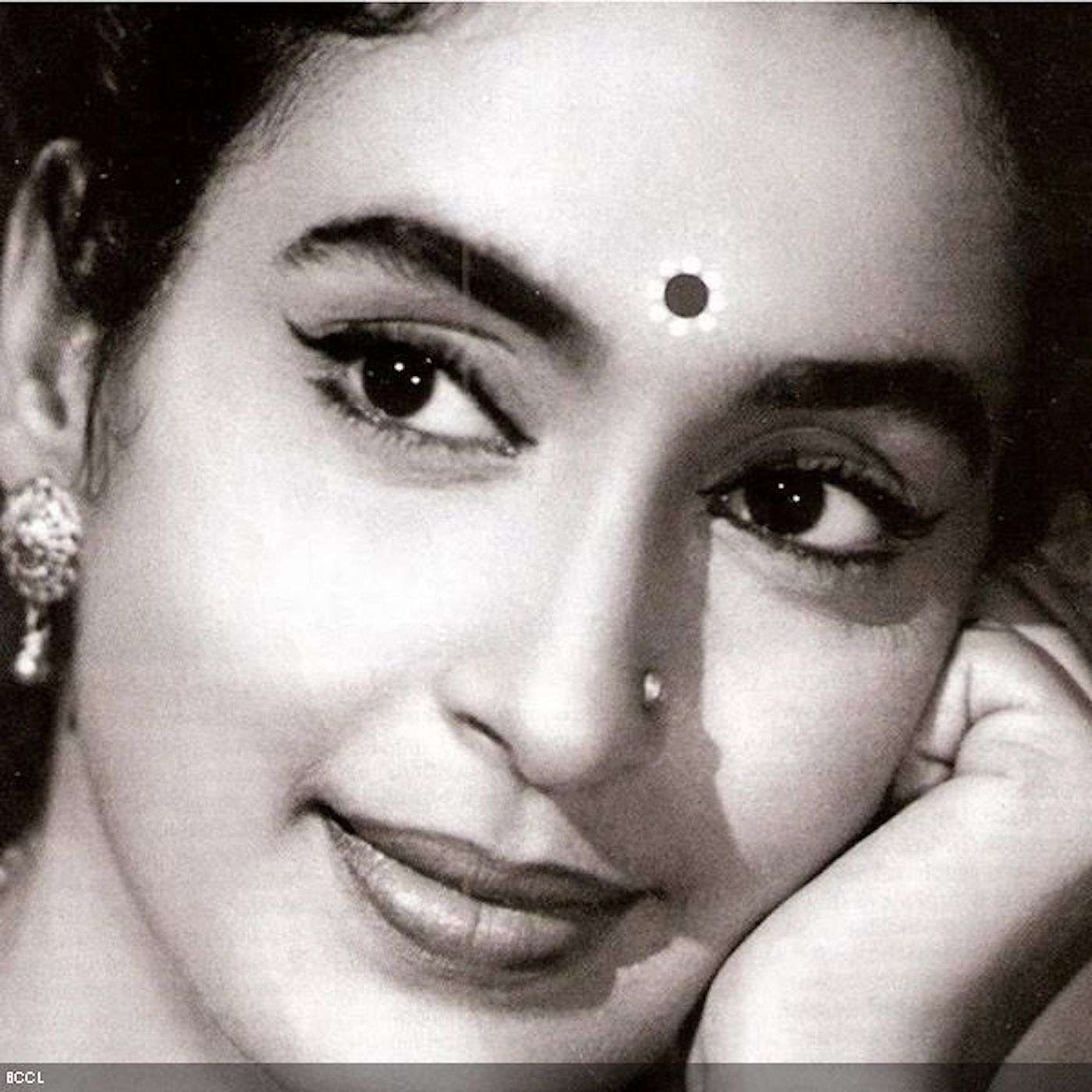 Bahut dilchasp hai apni kahani, Kaho to hum kuchh sunayen kahin se