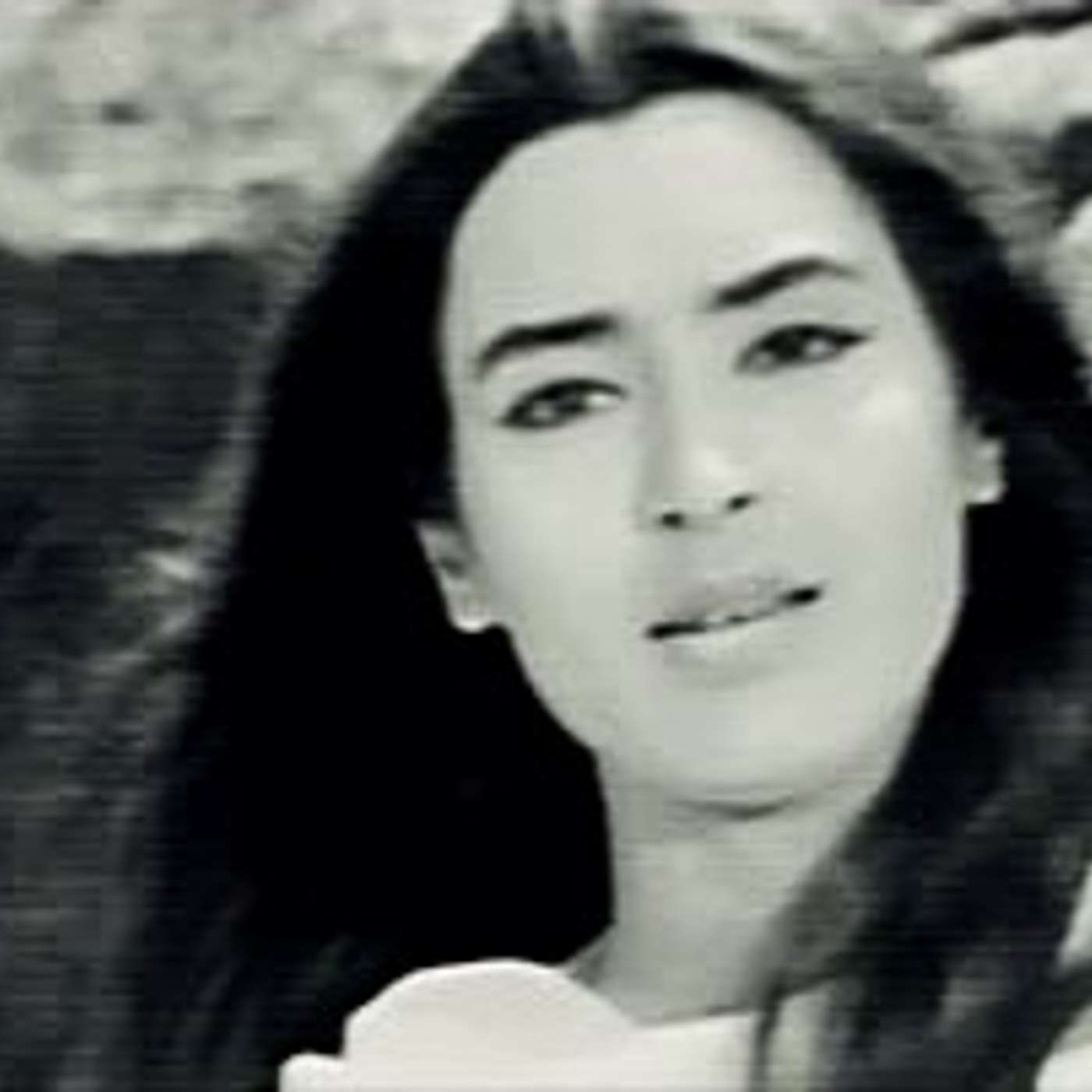 Zindagi sirf mohabbat nahi kuch aur bhi hai, Zulf-o-rukhsaar ki jannat nahi kuch aur bhi hai, Bhookh aur pyaas ki maari huyi iss duniya mein, Ishq hi ek hakiqat nahi kuch aur bhi hai