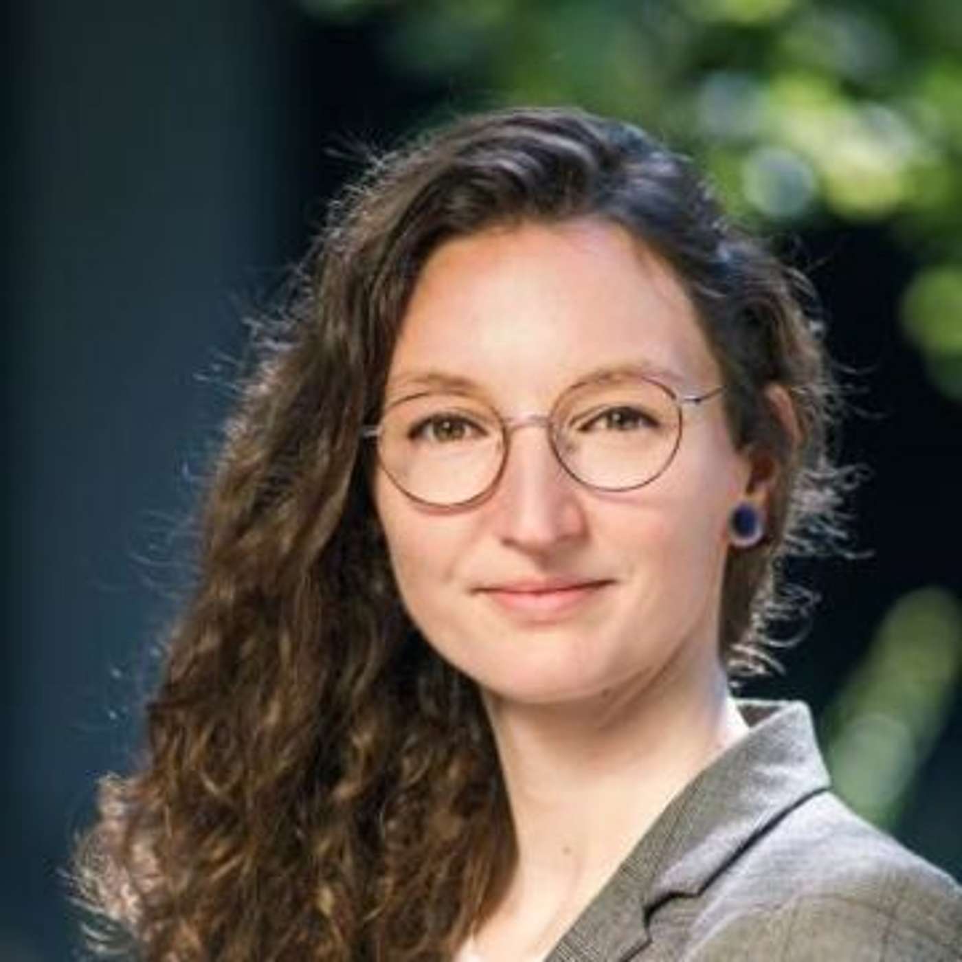 130 - Laura Gwilliams: The Needles that Unraveled the Brain’s Language and What We Can Learn from Them