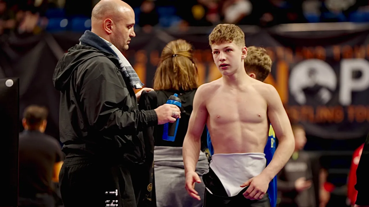 U15 Armands Licis (LAT) vs Mike Seel (GER) 57kg. Freestyle boys youth wrestling tournament.