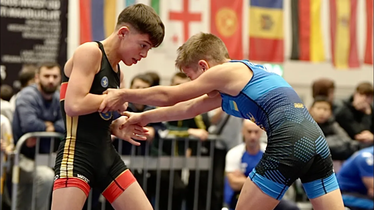 U15 Alexander Tounousidis (SWE) vs Mykhailo Klymenko (UKR) 44kg final! Greco-roman boys wrestling.