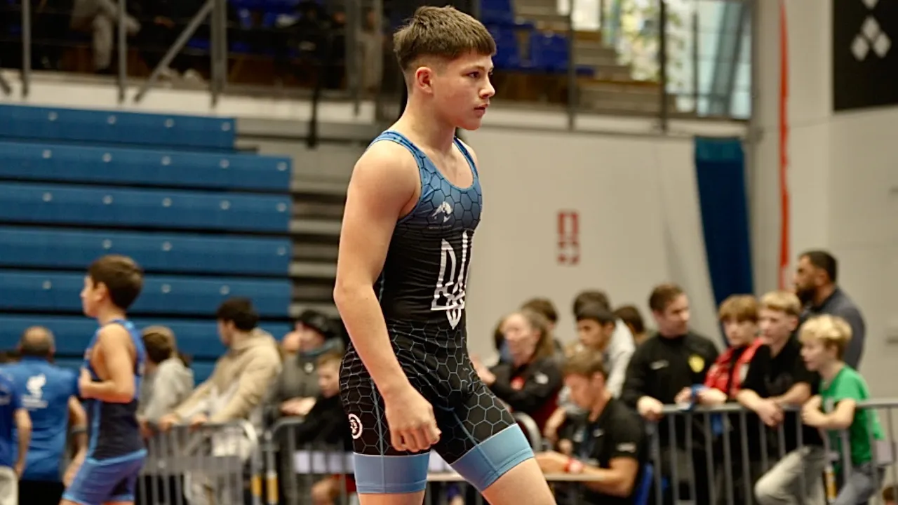 U13 Barsbek Turgunbekov (KGZ) vs Sviatoslav Koval (UKR) 70kg final! Greco-r boys wrestling. B-cam-m