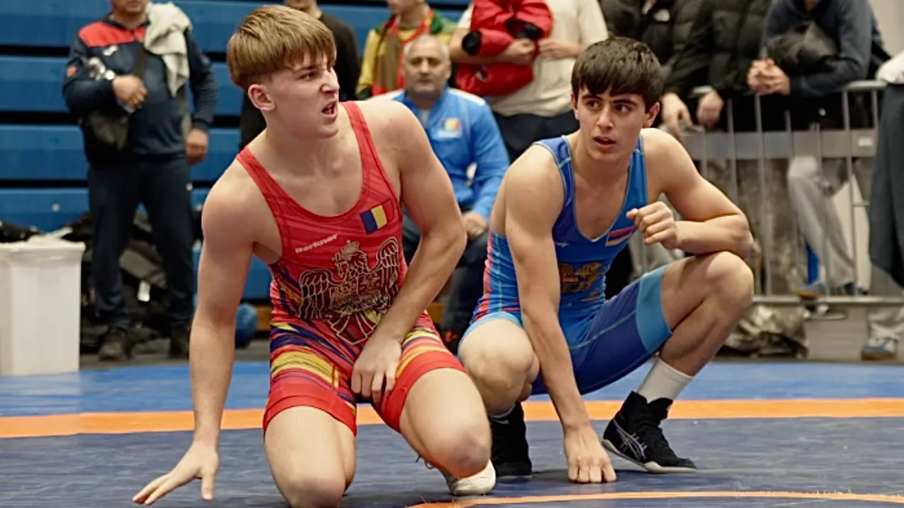 U17 Alexandru Lungu (ROU) vs Vazgen Mnatsakanyan (ARM) 60kg. Greco-roman boys wrestling. B-cam-man