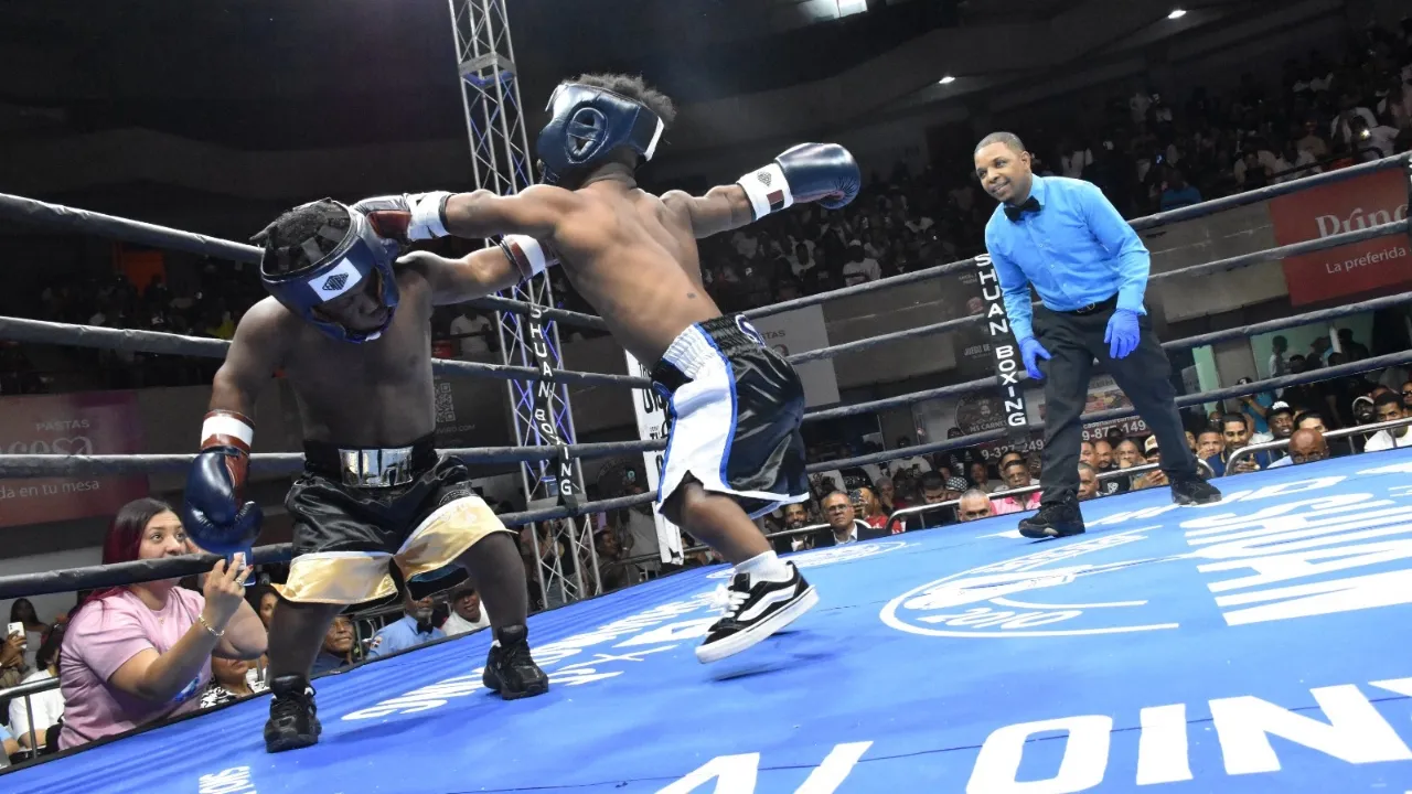 ENANOS OSCAR SEXI Vs APA LA PARA SOBRE EL RING