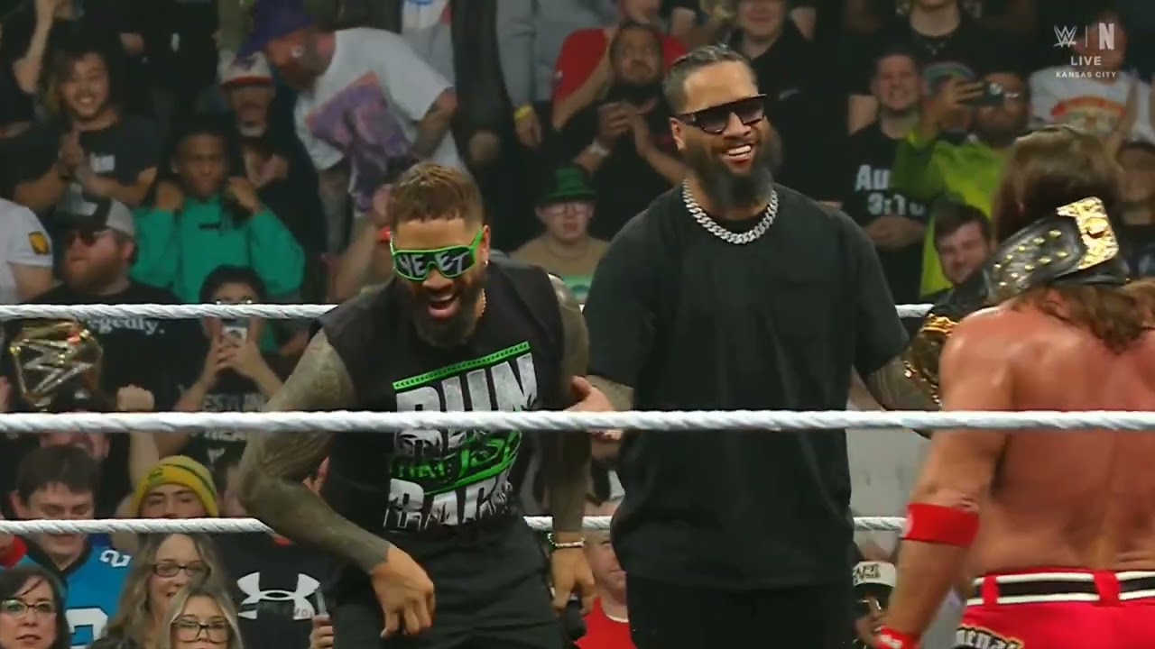 WWE RAW THE USOS RETURNS 12/08/25