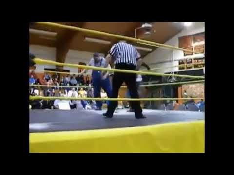 Bull Moose Calhoun  7'4" and weighs around 550 lbs vs. The Maine State Icon. BEST SIDEWALK SLAM!