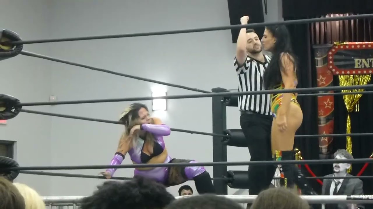 Valentina Rossi vs Lexi Gomez w/Dean Taylor at PWA Hooray for Hollywood