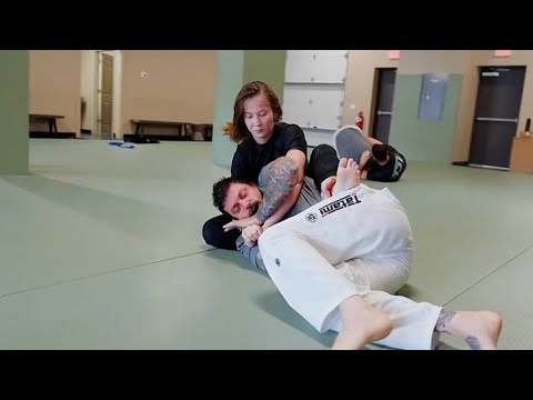 " GRAPPLING CONTROL ON THE MAT" GIRL VS BOY NOGI ROLL 💪