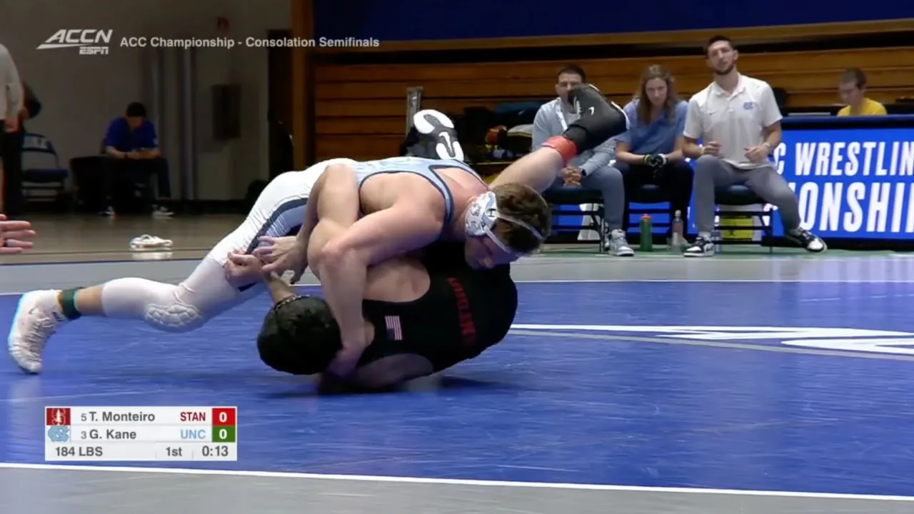 184lbs Gavin Kane (North Carolina) vs Ty Monteiro (Stanford)