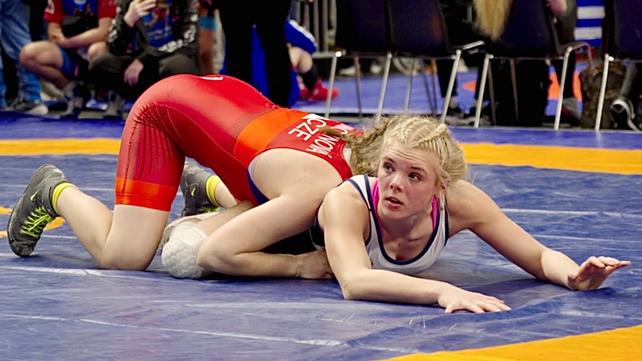 U15 Tereza Michnova (CZE) vs Nolianna Calamungi-Paddock (USA) 62kg. Girls women wrestling. B-cam-man