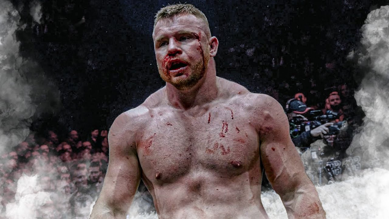 The Russian bare knuckle KNOCKOUT KING hospitalising everyone 😳