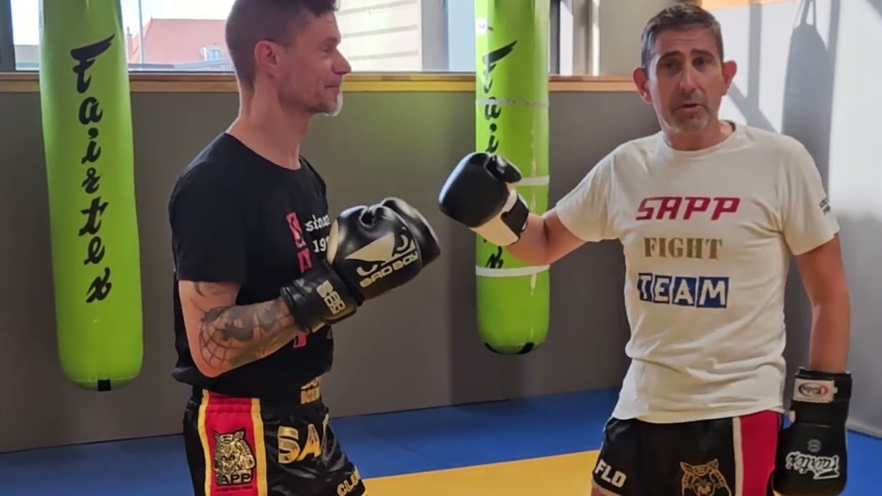 Parade chassée sur un direct avant et remise au corps