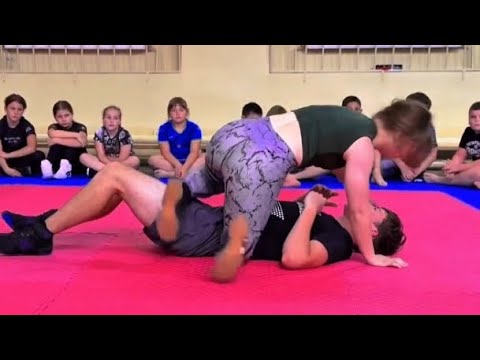 Mat Queen Mode ON 👑🤼‍♀️ | Brutal Grappling Scene #jiujitsu #mma #grappling #submission #wwe 